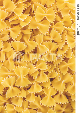 Farfalle pasta 68504330