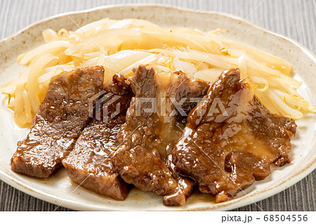 焼肉(カルビの中で上級といわれる希少部位「三角バラ」使用)。 68504556