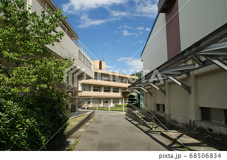 【廃校】旧岡山市立大井小学校　真夏の校舎　岡山県岡山市北区 68506834