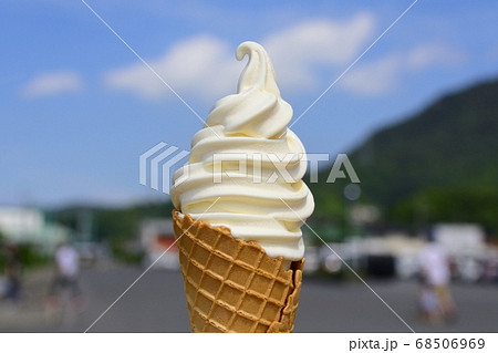 塩ソフトクリームの写真素材