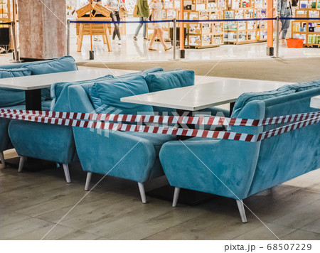 closed public catering at coronavirus quarantine 68507229