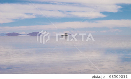 Vehicle tours for salt flats in Salar de Uyuni desert in Bolivia 68509051