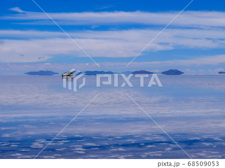 Vehicle tours for salt flats in Salar de Uyuni desert in Bolivia 68509053