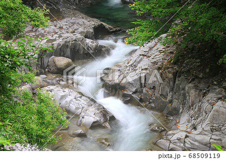 夏の中津川渓谷（猪苗代町・北塩原村） 68509119