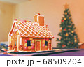 gingerbread house and christmas tree 68509204