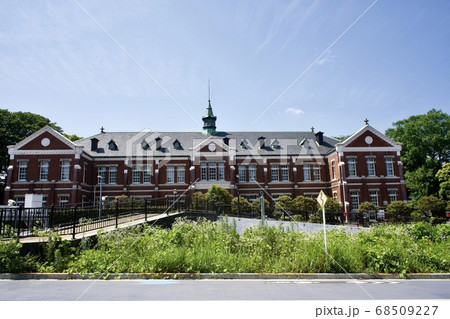 洋風な建物と青空 洋風な建物と青空 68509227