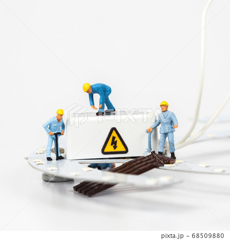 miniature worker with electronic 68509880