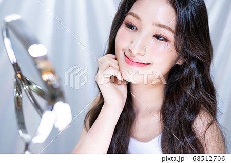 女性 女 女の子 68512706
