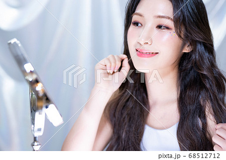 女性 女 女の子 68512712