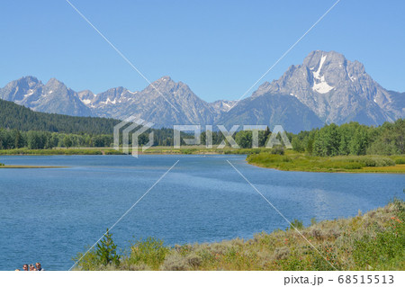 Beautiful Jackson Lake below the Teton Mountains in the Grand Teton National Park, Wyoming 68515513
