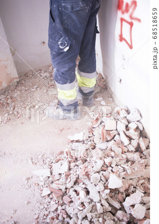 Refurbishment building site works in house Refurbishment building site works in house 68518659