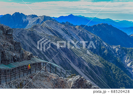 台湾 山脈 山並み 68520428