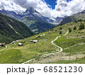 スイス　アルプスの景色 68521230