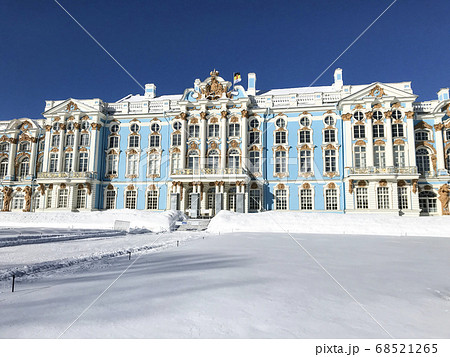 冬のエカテリーナ宮殿 ロシア の写真素材