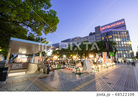 愛知県　名古屋中区・栄・都市風景　久屋大通公園　ミツコシマエヒロバス 名古屋栄三越 ビアガーデン　夜 68522106