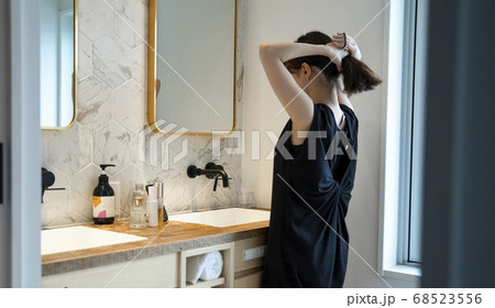女性のライフスタイル 68523556