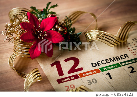 クリスマス12月のカレンダー 68524222