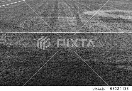 背景素材　モノクロの人工芝 68524458