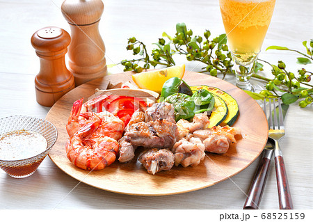 夏だお家でバーベキュー気分！（BBQ）グリルプレート料理 68525159