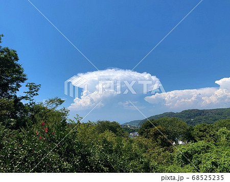 夏の積乱雲と夏の空 68525235