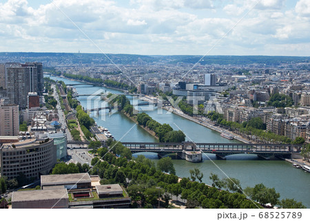 The River Seine, Paris, France The River Seine, Paris, France 68525789