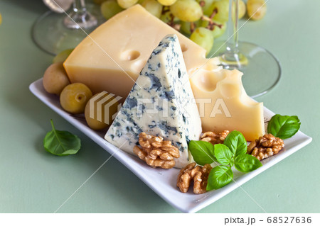 Cheese with fruits 68527636