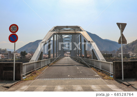 丹沢湖の大仏大橋（神奈川県山北町） 68528764
