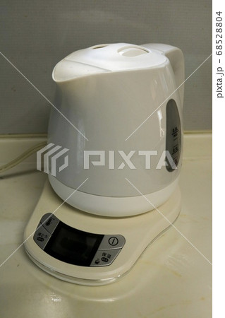 白物家電キッチン電気ケトル湯沸かしホテル自宅台所 68528804