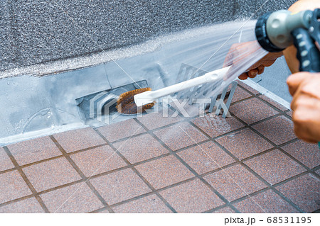 ベランダの排水溝清掃 68531195