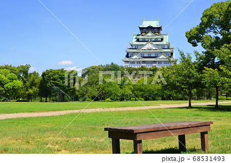 大阪城 西の丸庭園から望む天守閣の写真素材