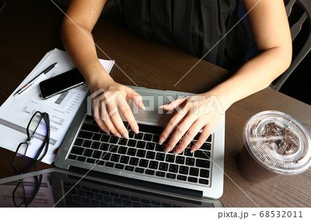 Working women reply mail at coffee shop , business concept. 68532011