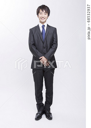 笑顔のビジネスマン 68532937