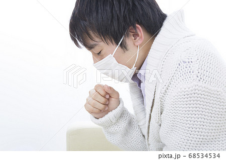 風邪の男性 68534534