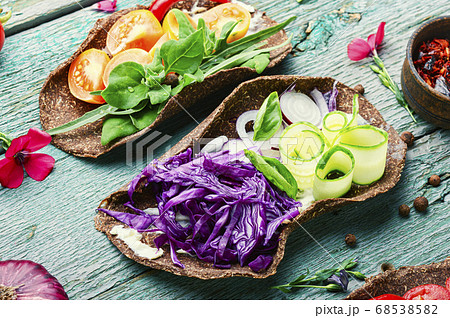 Vegetarian snack of tacos 68538582
