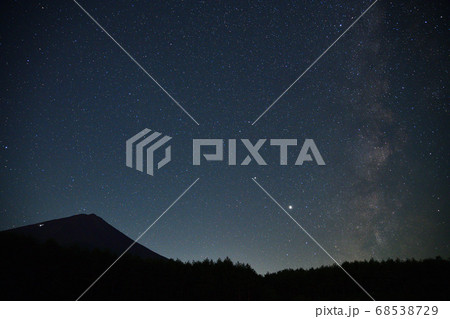 富士山に星降る夜空を・・・ 山梨 富士山に星降る夜空を・・・ 山梨 68538729