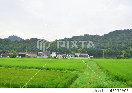 相生駅から姫路駅間の山陽本線車窓からの風景 68539968
