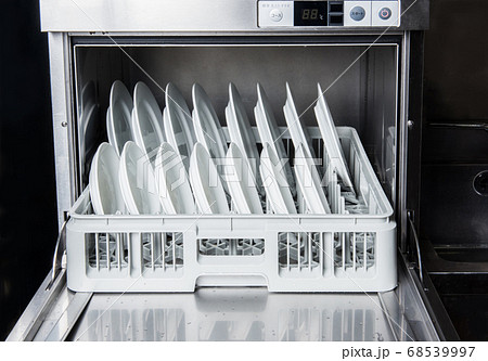 業務用食器洗浄機の写真素材 [68539997] - PIXTA
