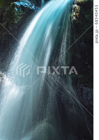 足柄山の縁結びの滝 足柄山の縁結びの滝 68540453