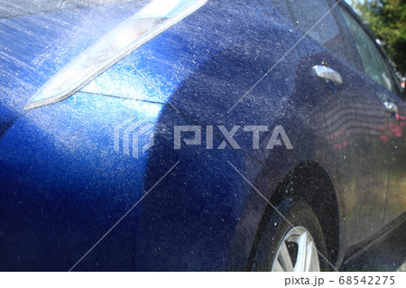 晴れた日の洗車 68542275