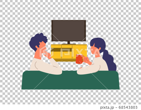 看電視時聊天的男人和女人的插圖 68543803