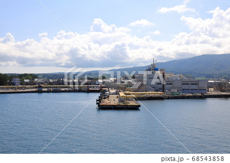 佐渡ヶ島、両津港フェーリーターミナル 佐渡ヶ島、両津港フェーリーターミナル 68543858