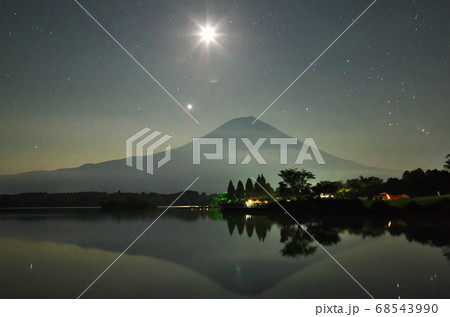 月夜の富士と金星とオリオン座 月夜の富士と金星とオリオン座 68543990