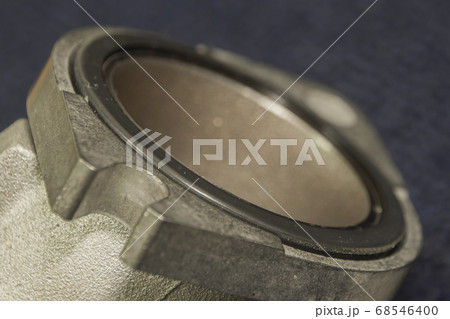 インテークマニホールド 68546400