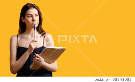 puzzled face guess solution concept woman 68548085