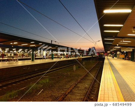 セントラル駅の夕暮れ 68549499