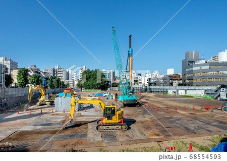 大規模な建設現場の基礎工事 大規模な建設現場の基礎工事 68554593