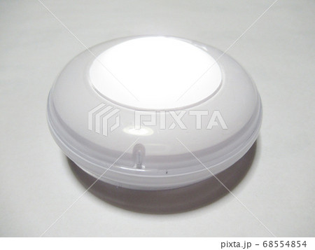 明かりの点いたタッチライト 68554854