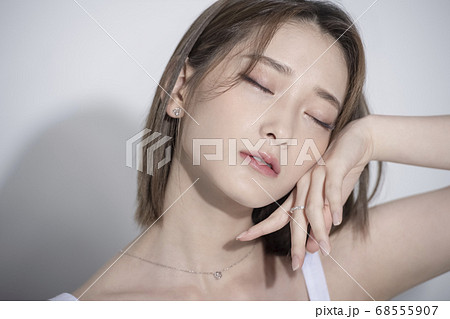 ビューティー 女性 女 68555907