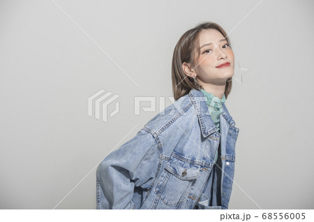 女性 女 女の子 68556005