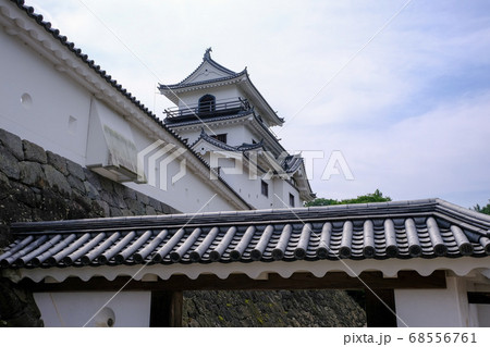 白石城の三階櫓と大手門 68556761